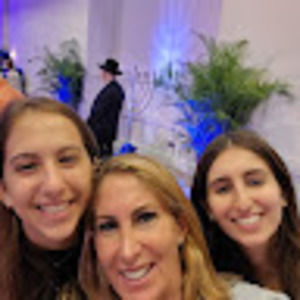 Meet your Posher, Nina